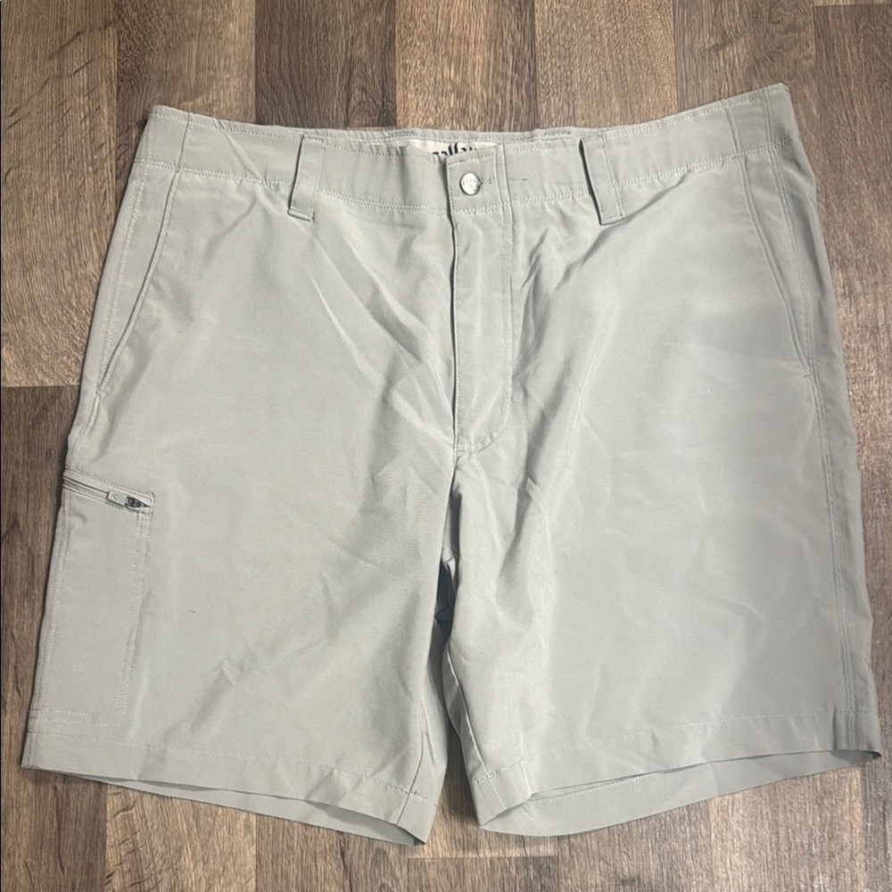 Men's grey Callaway shorts